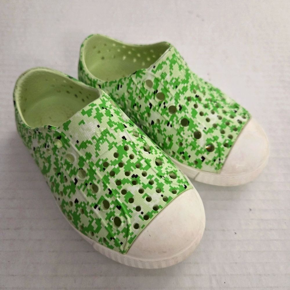 NATIVE JEFFERSON GREEN WHITE PIXEL MINECRAFT DIGITIZED UNISEX Size 6 C6